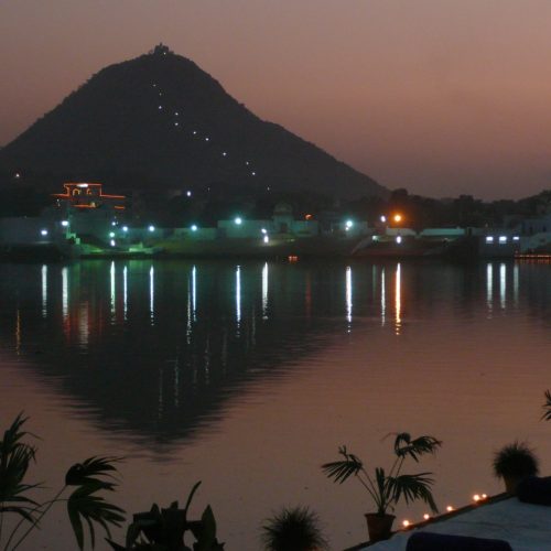 Pushkar.in,_on_top,_Savitri_Temple_-_panoramio
